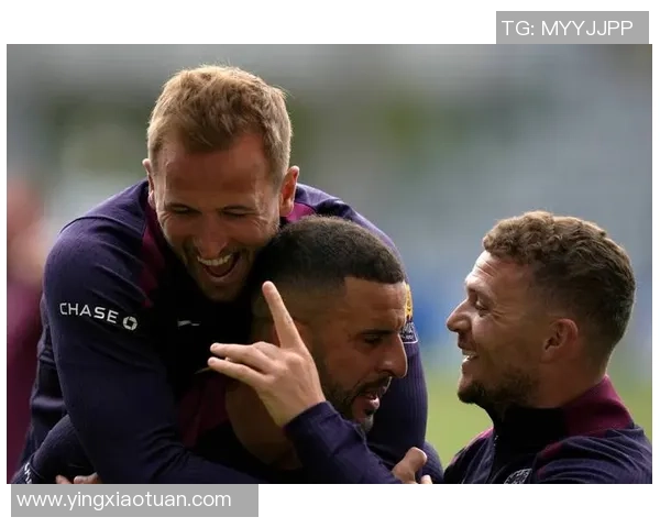 足球明星凯恩的家庭生活揭秘与亲情故事分享